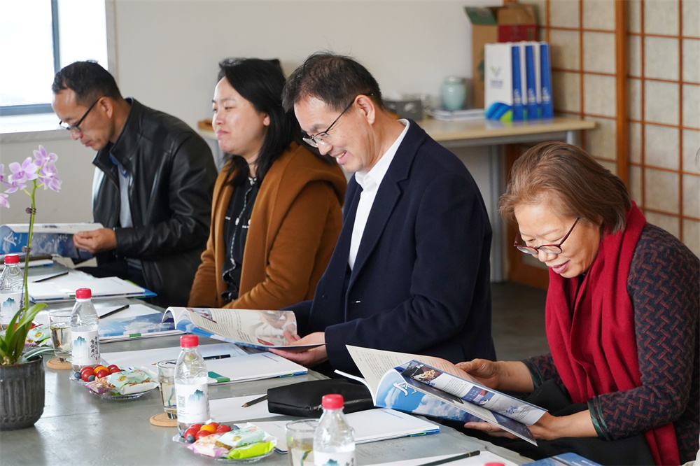 1636292645344931841.jpg 1636292645344931841.jpg