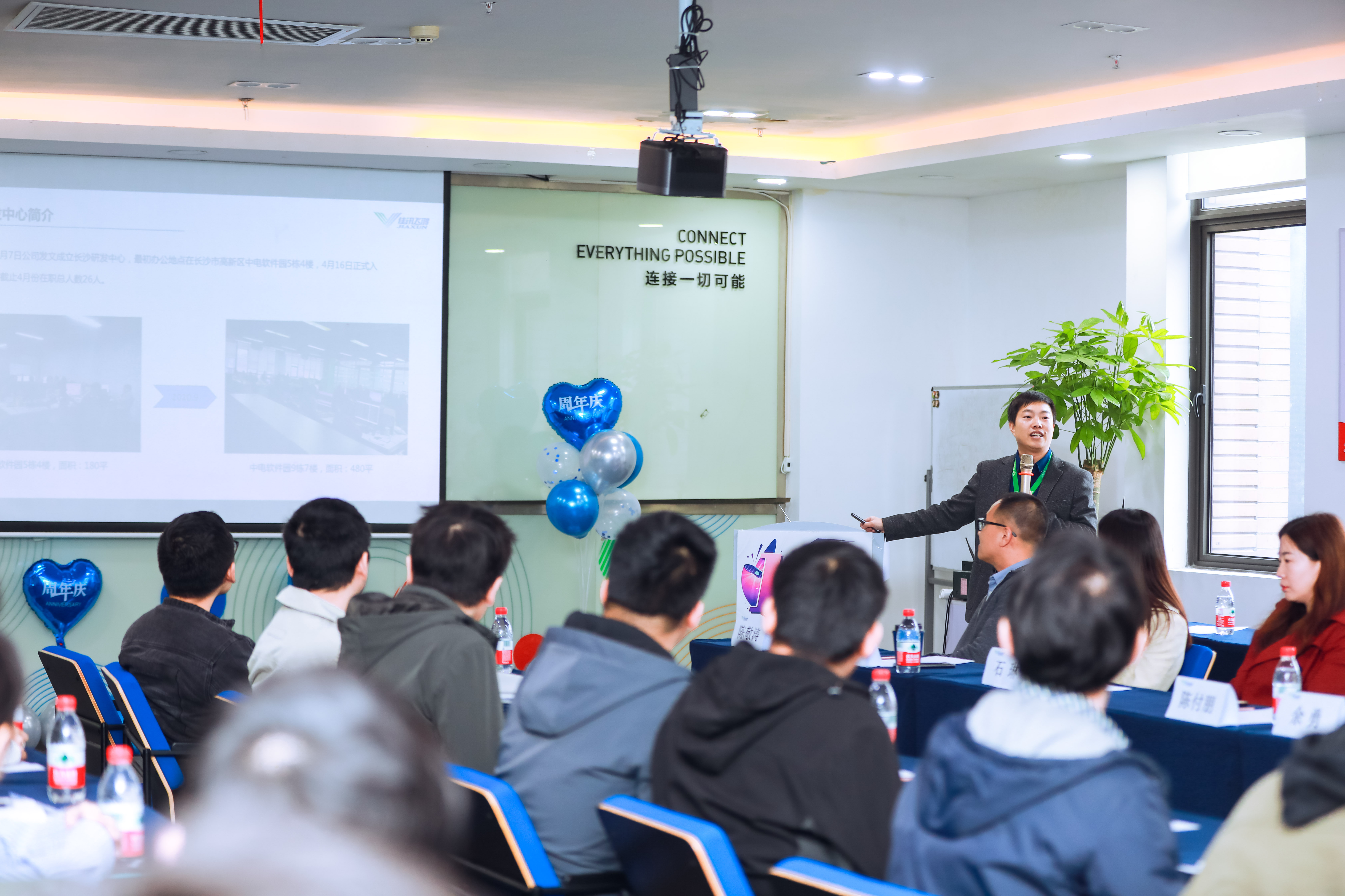 1656493622144446466.jpg 1656493622144446466.jpg