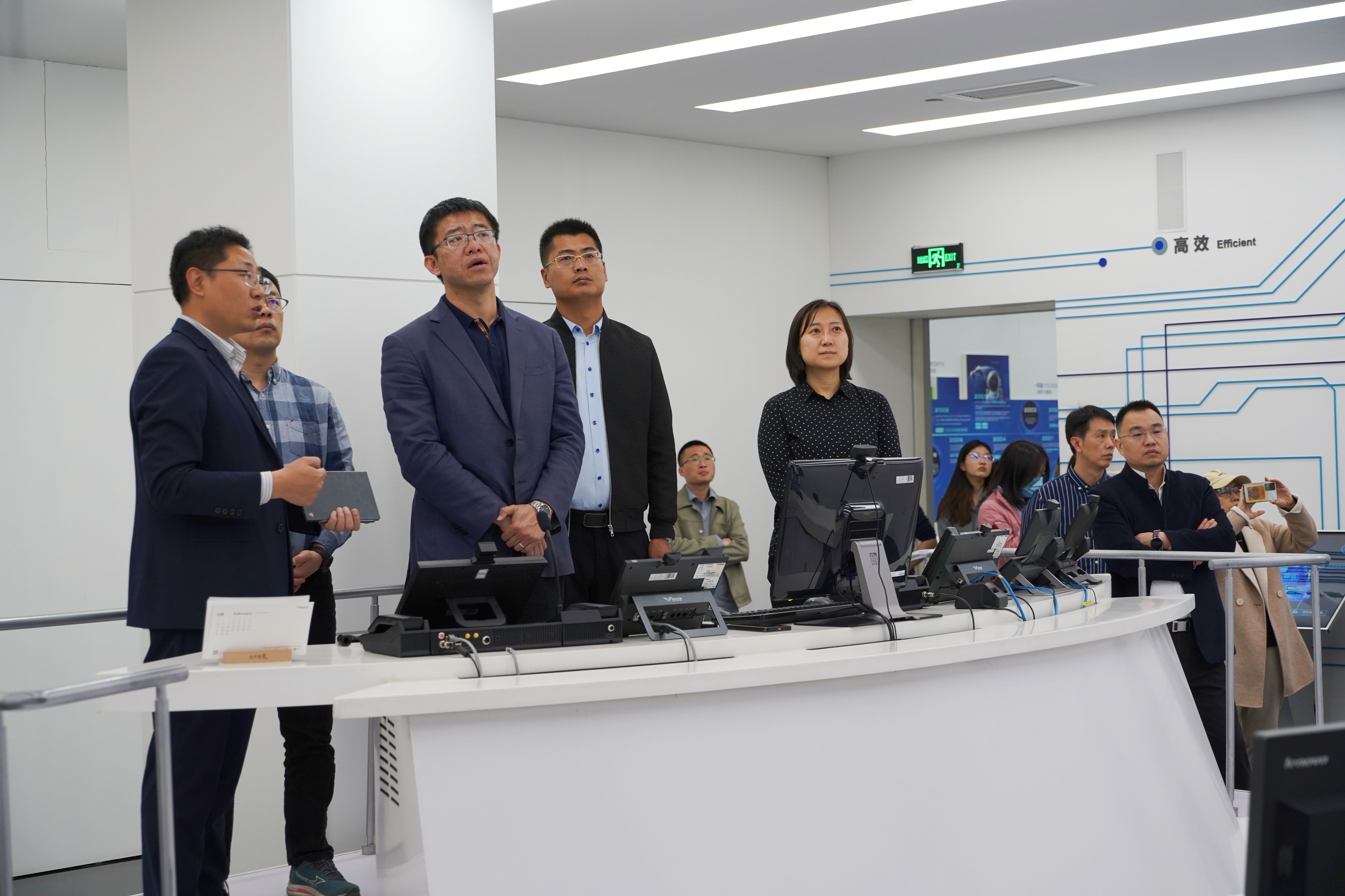 1656498476925497345.jpg 1656498476925497345.jpg