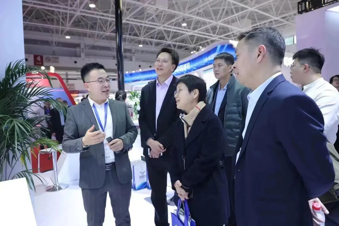 1726786105839099906.png 1726786105839099906.png